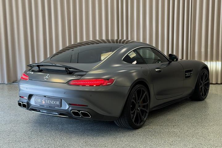 Grå Mercedes AMG GT S fra 2015