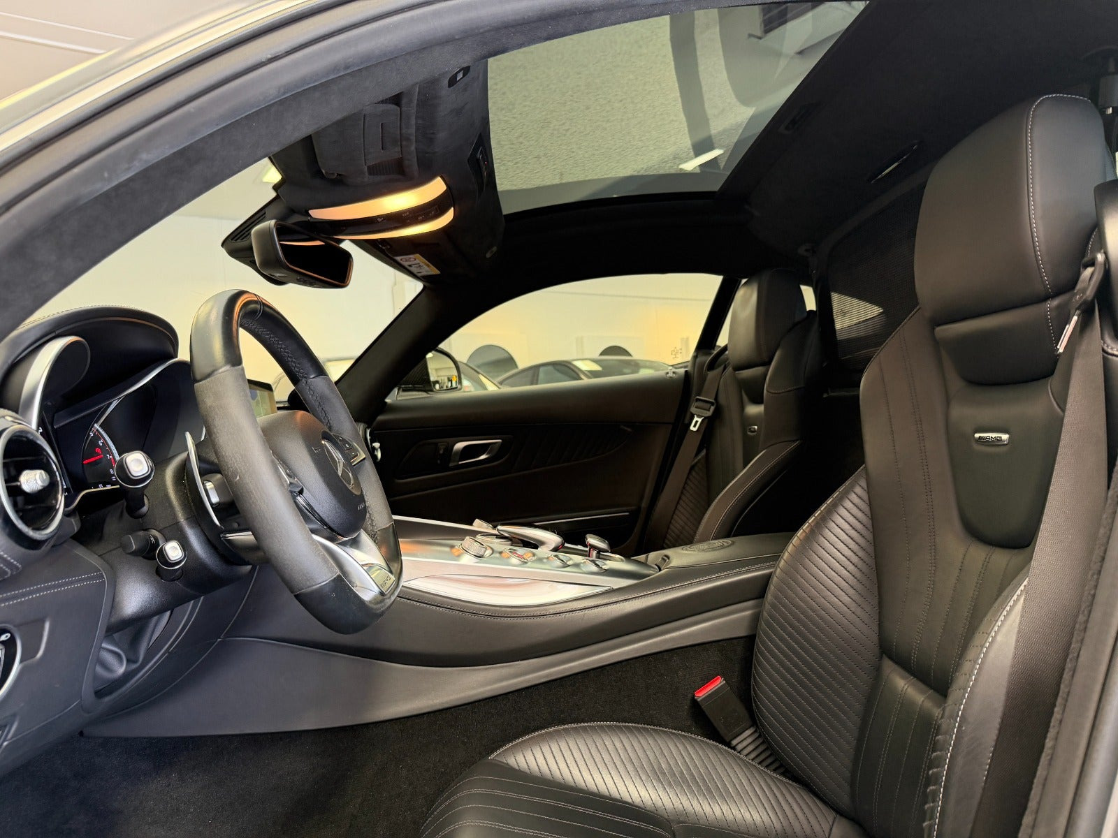 Grå Mercedes AMG GT S fra 2015