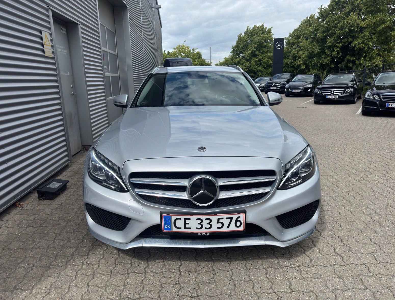 Sølv Mercedes C200 fra 2017