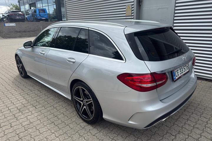 Sølv Mercedes C200 fra 2017