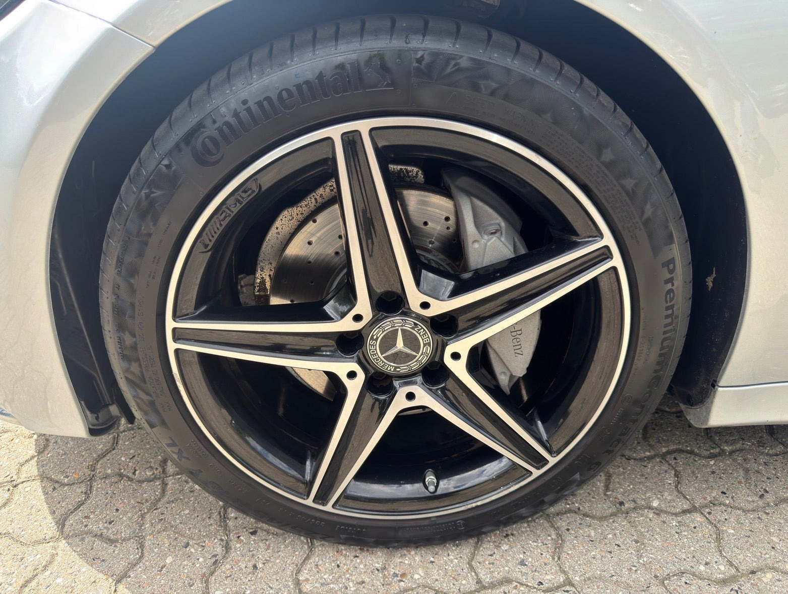 Sølv Mercedes C200 fra 2017