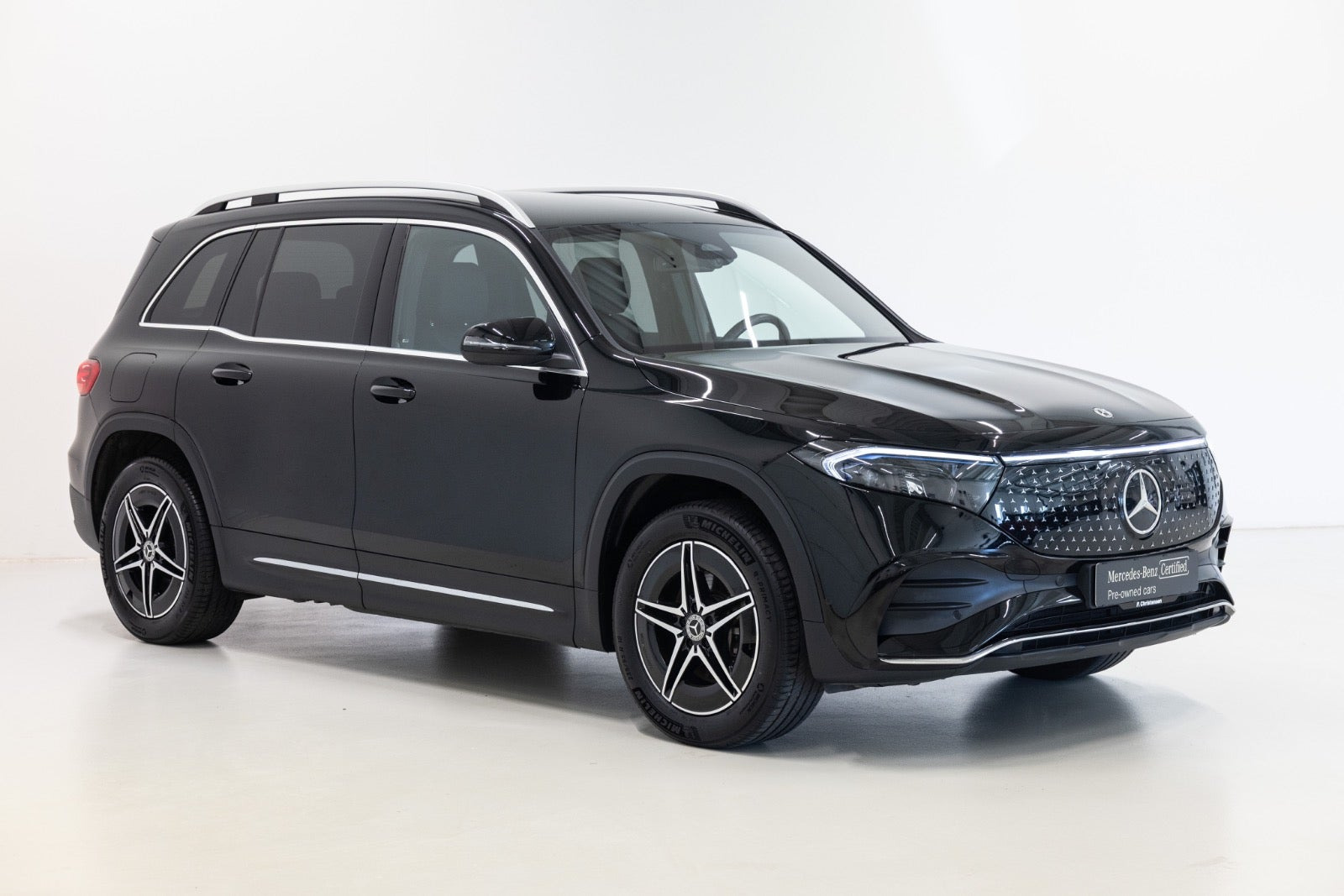 Sort Mercedes EQB250+ fra 2025