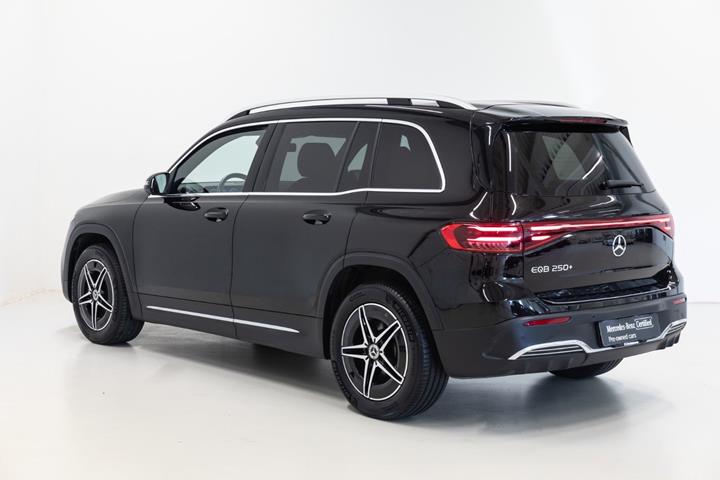 Sort Mercedes EQB250+ fra 2025