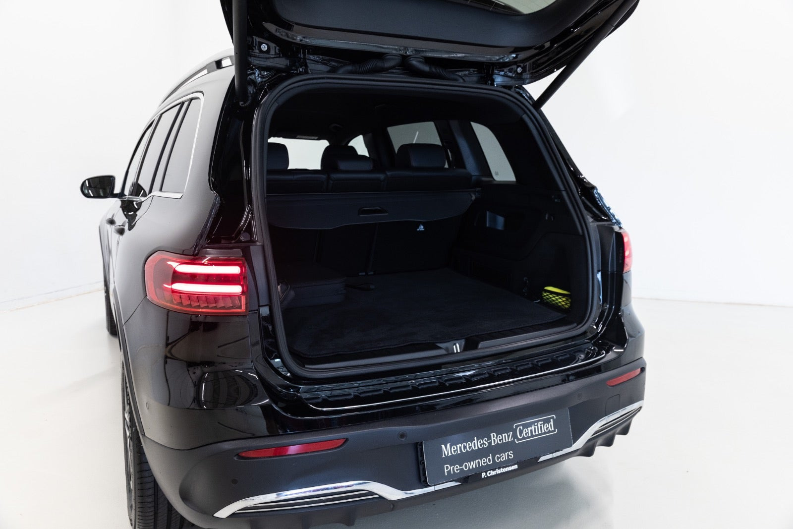 Sort Mercedes EQB250+ fra 2025