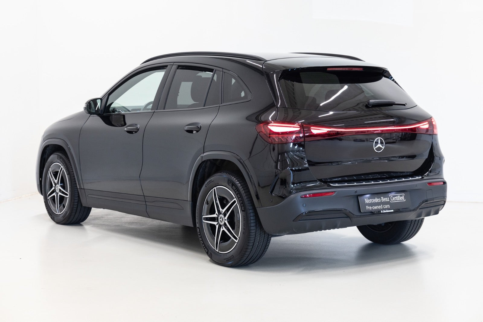 Sort Mercedes EQA250+ fra 2024