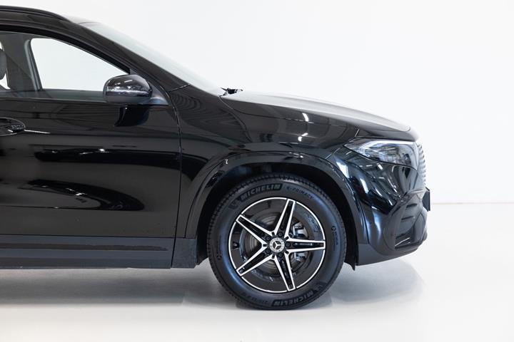 Sort Mercedes EQA250+ fra 2024