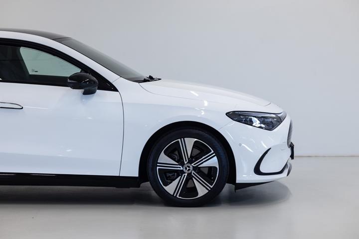 Hvid Mercedes CLA250+ fra 2025