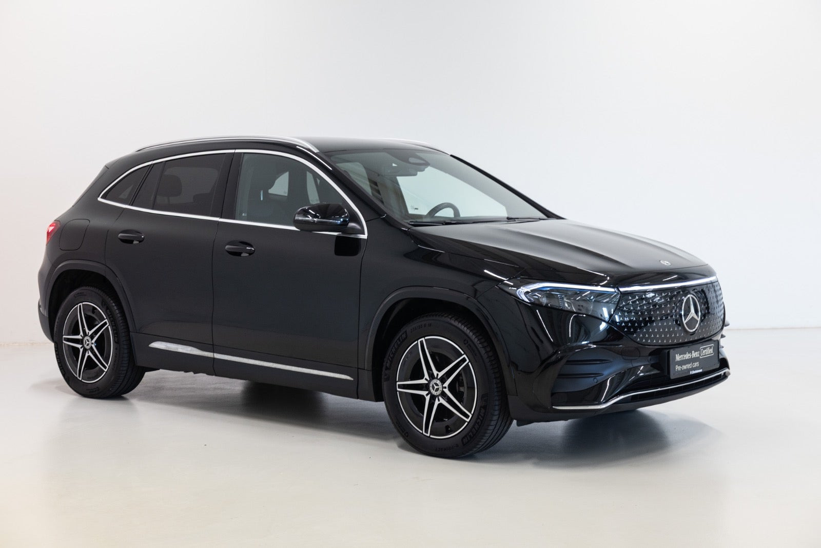 Sort Mercedes EQA350 fra 2024