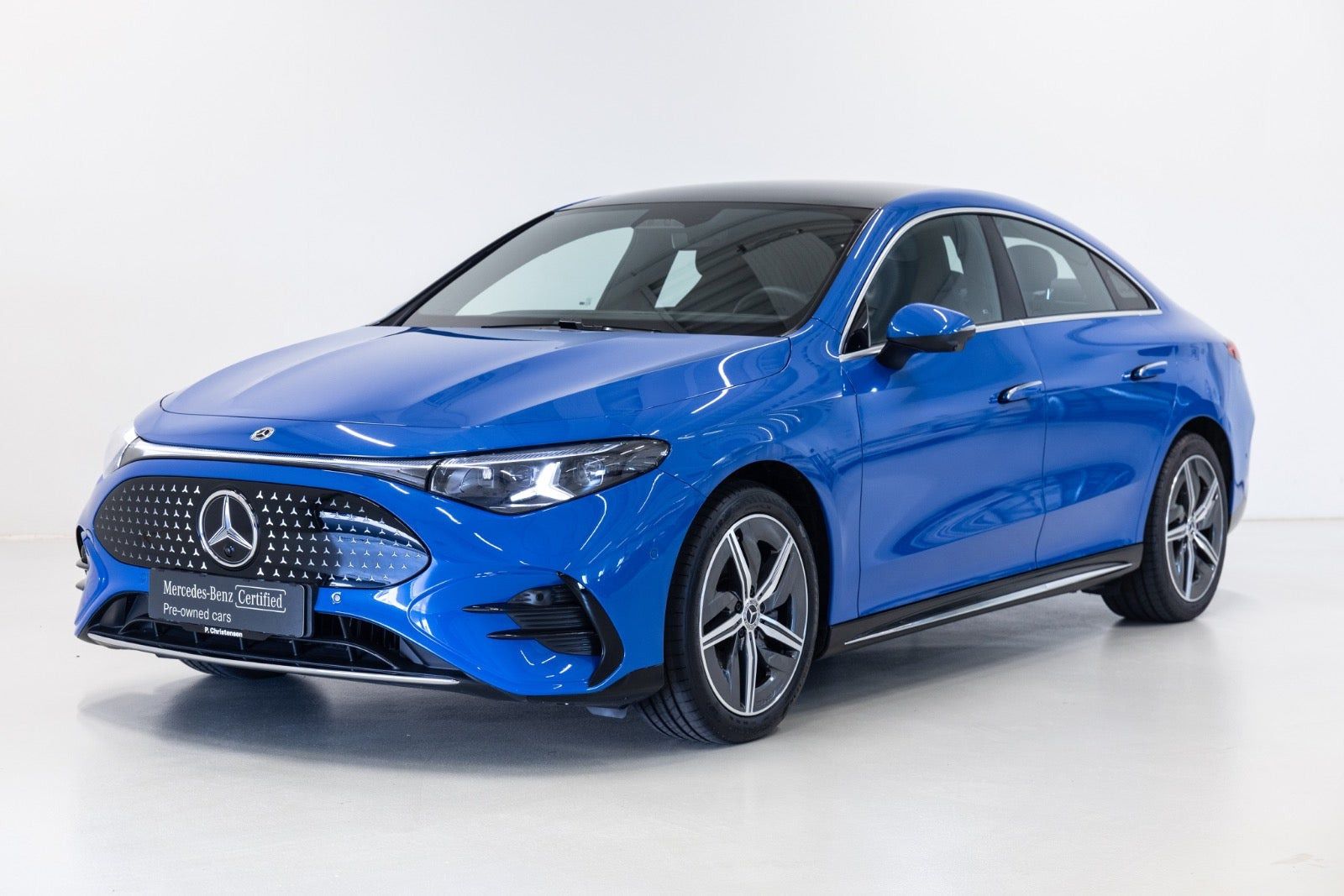 Blå Mercedes CLA250+ fra 2025