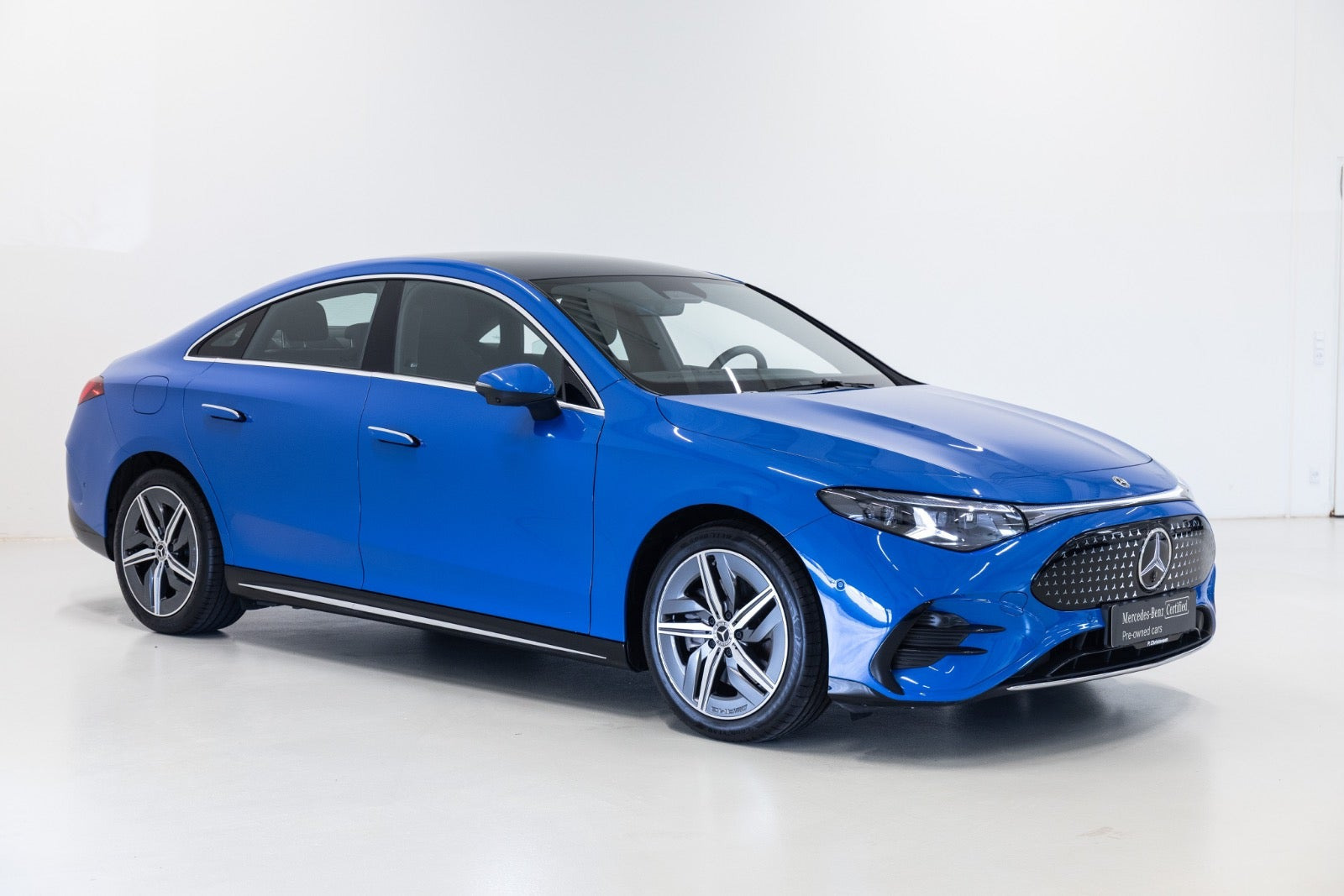 Blå Mercedes CLA250+ fra 2025