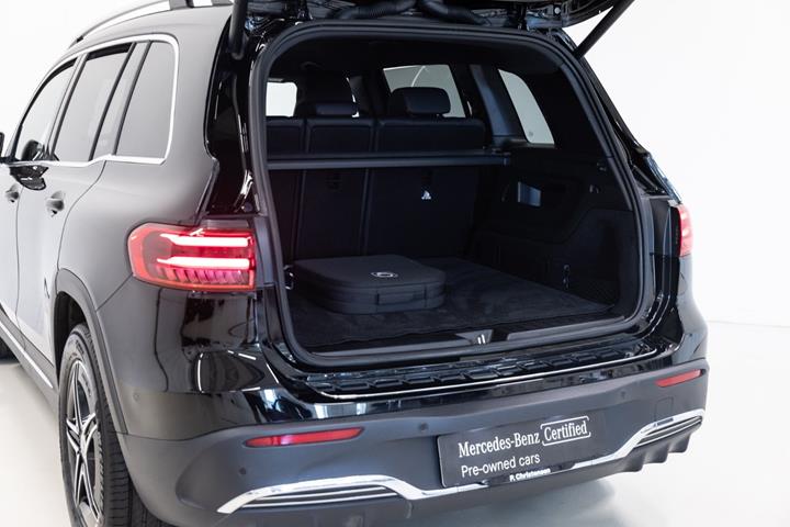 Sort Mercedes EQB250+ fra 2024
