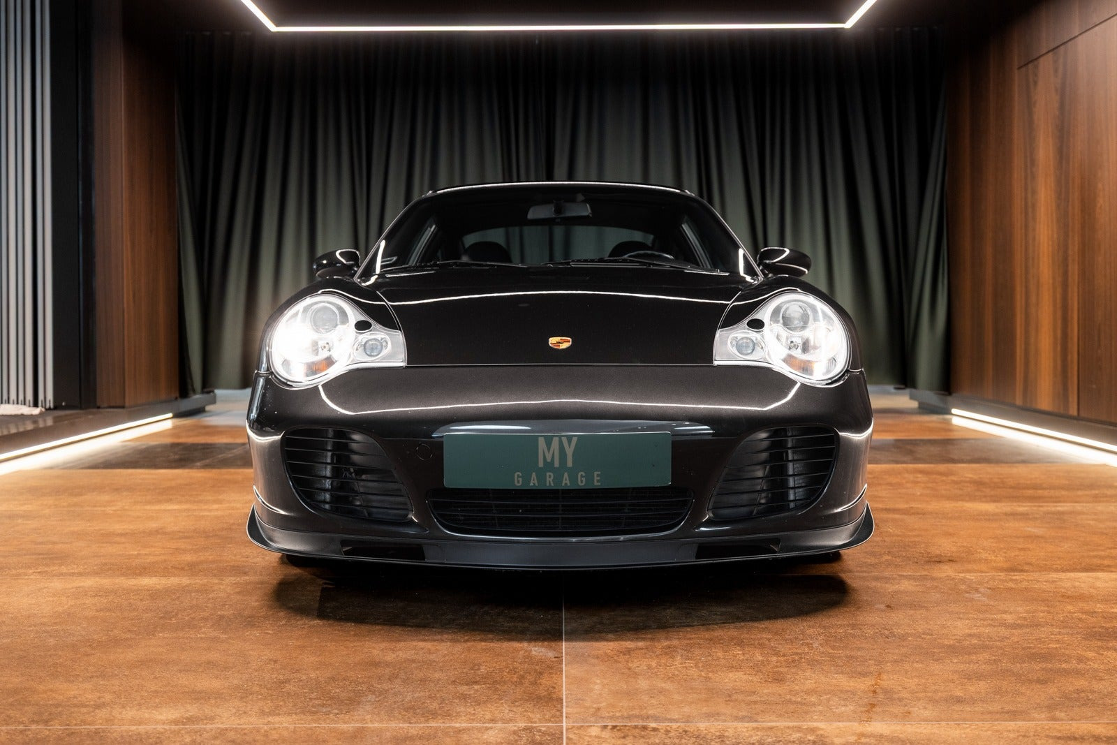Sort Porsche 911 Turbo fra 2001