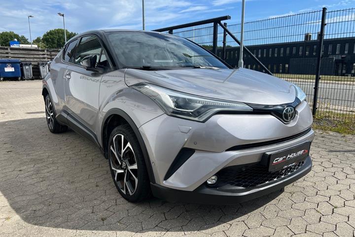 Sølv Toyota C-HR fra 2016