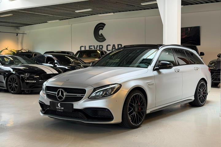 Sølv Mercedes C63 fra 2016