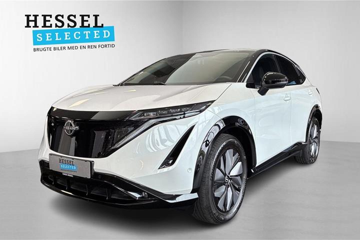 Hvid Nissan Ariya fra 2022 set udefra