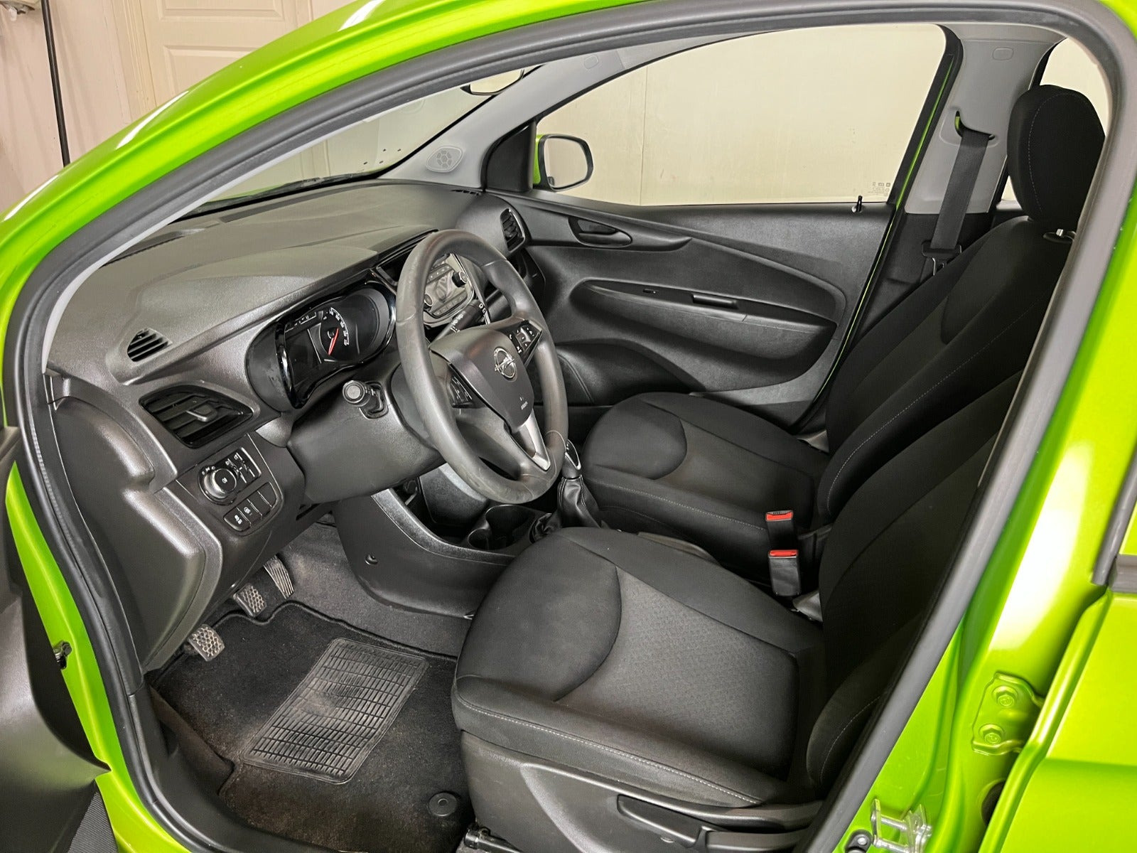 Grøn Opel Karl fra 2016