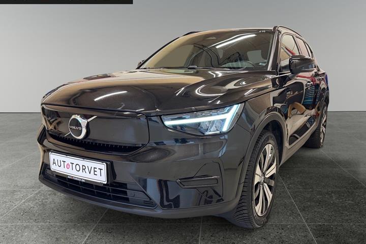 Sort Volvo XC40 fra 2023 set udefra