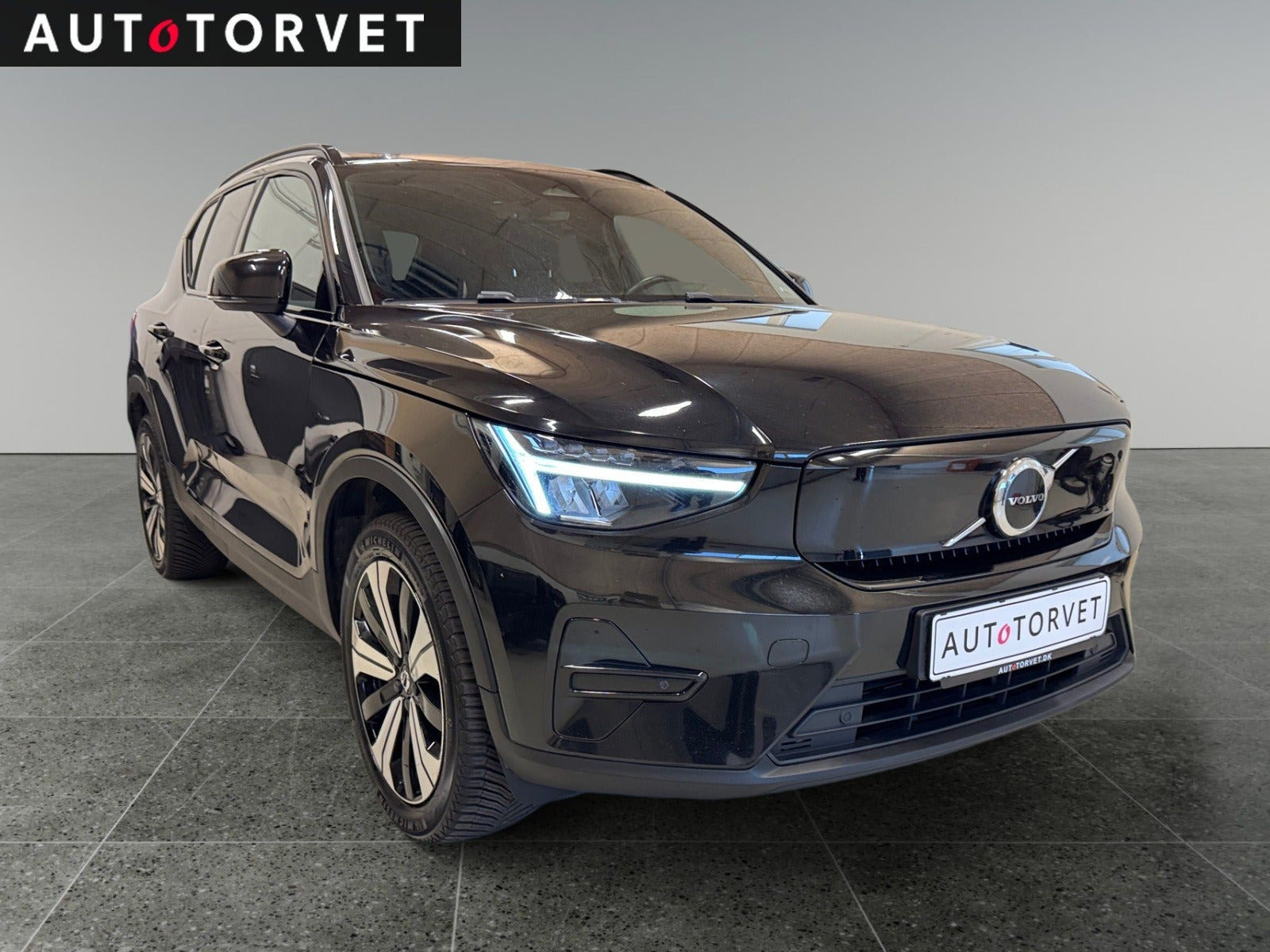 Sort Volvo XC40 fra 2023