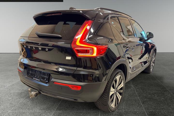 Sort Volvo XC40 fra 2023