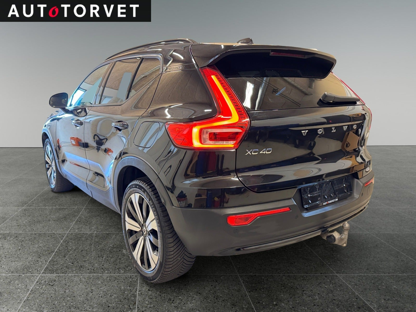 Sort Volvo XC40 fra 2023