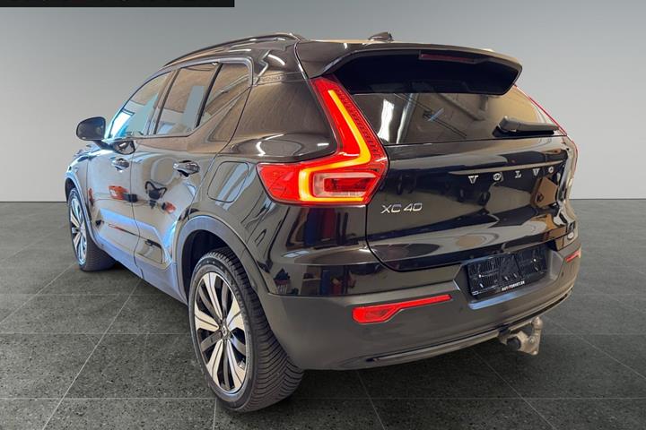 Sort Volvo XC40 fra 2023