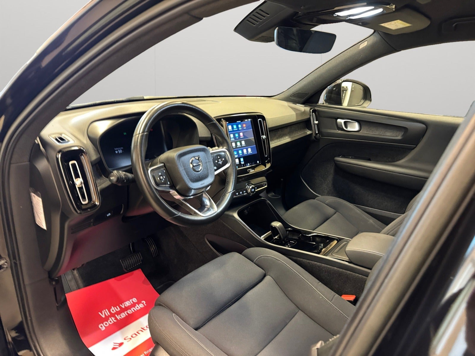 Sort Volvo XC40 fra 2023