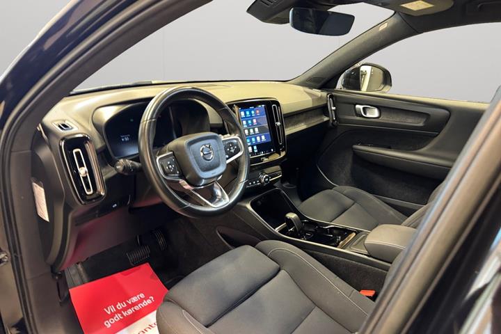 Sort Volvo XC40 fra 2023