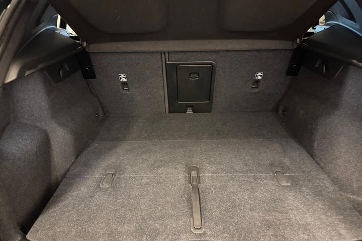 Sort Volvo XC40 fra 2023