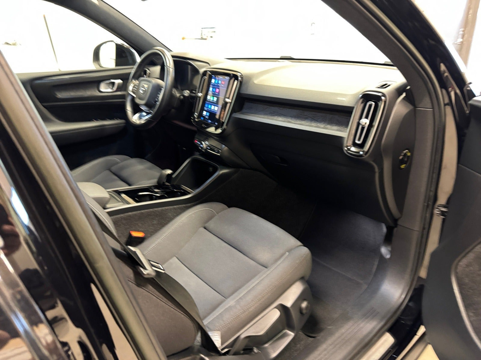 Sort Volvo XC40 fra 2023