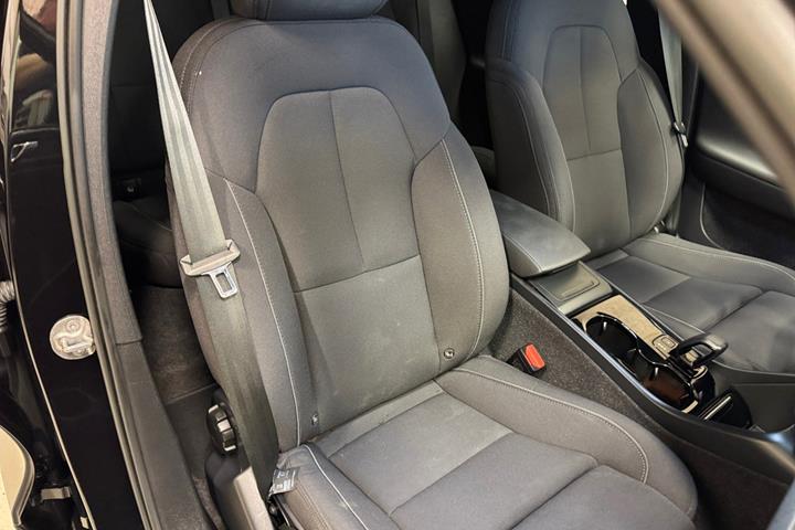 Sort Volvo XC40 fra 2023
