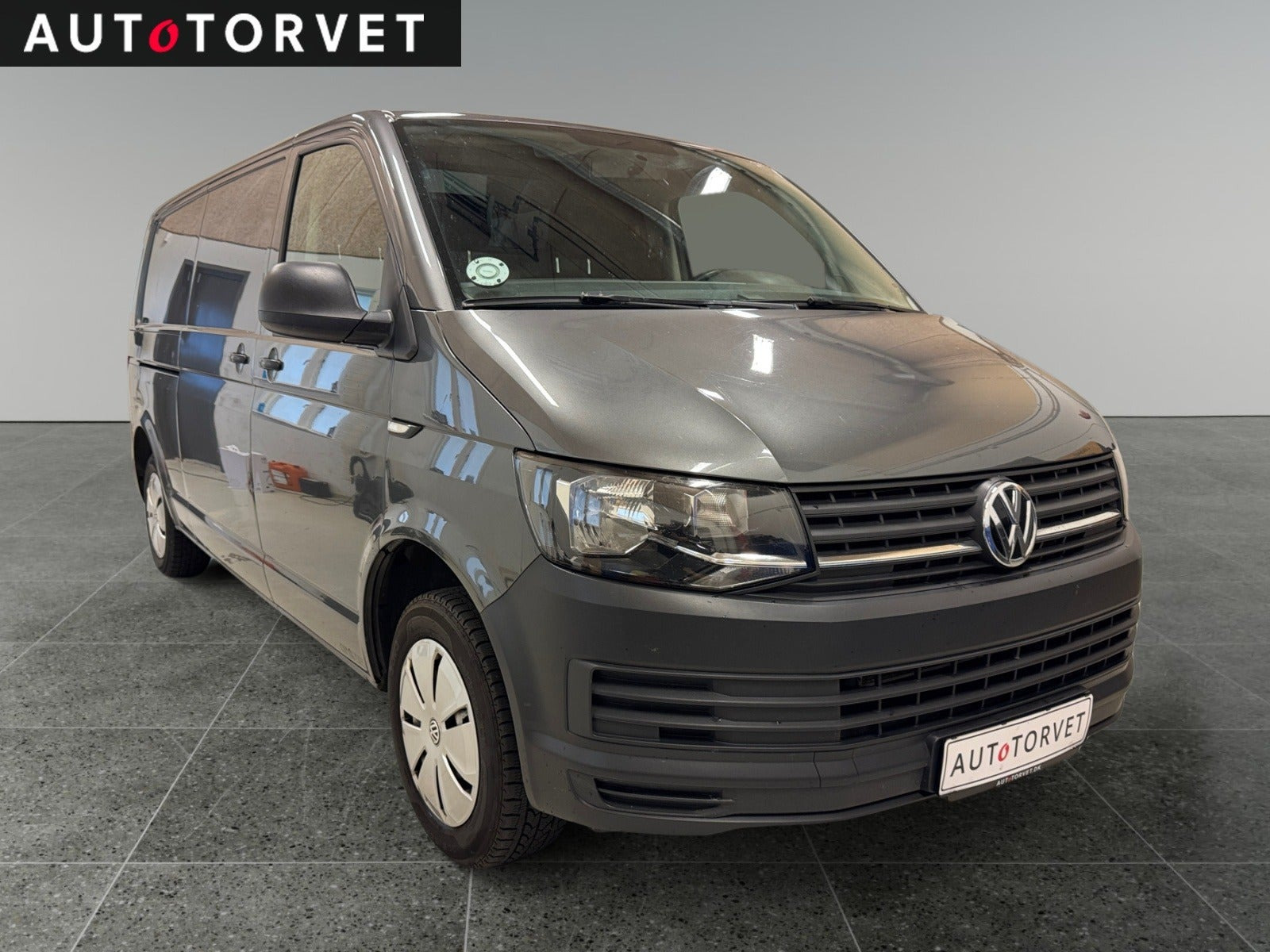 Sort VW Transporter fra 2018
