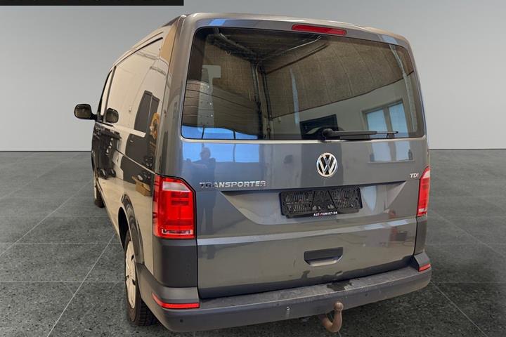 Sort VW Transporter fra 2018