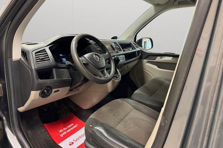 Sort VW Transporter fra 2018