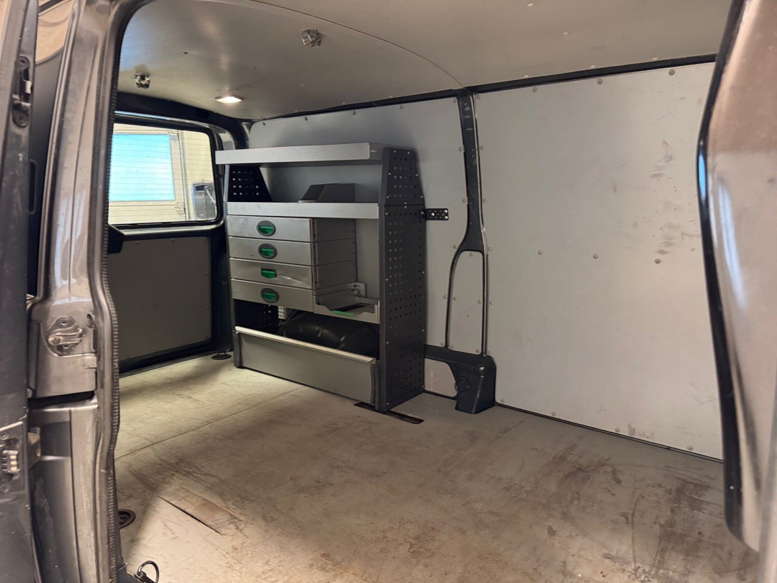Sort VW Transporter fra 2018