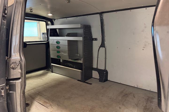 Sort VW Transporter fra 2018