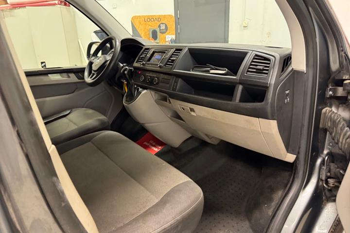 Sort VW Transporter fra 2018