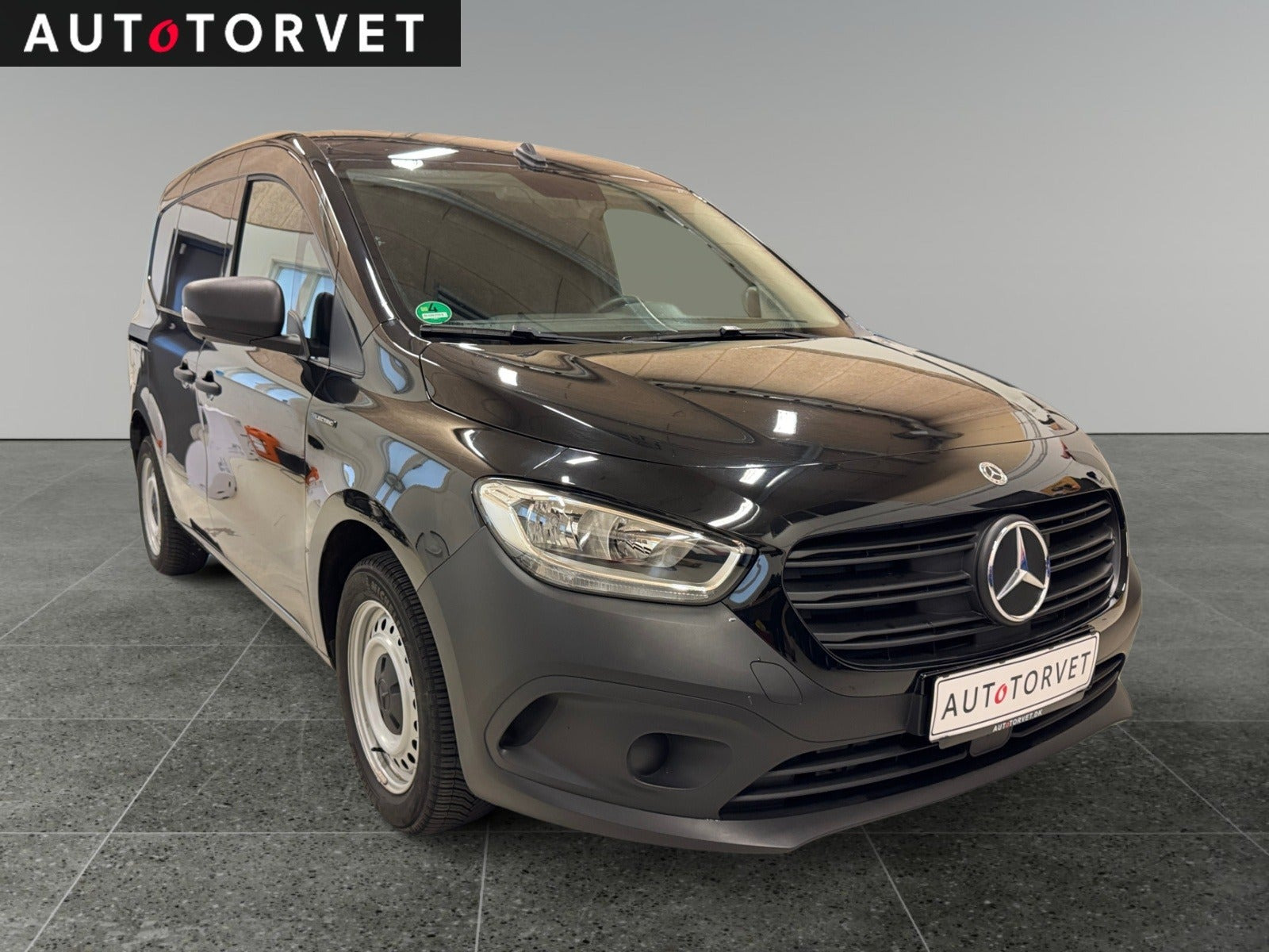 Sort Mercedes eCitan fra 2024