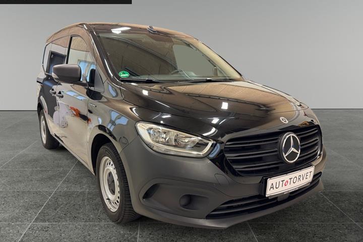 Sort Mercedes eCitan fra 2024