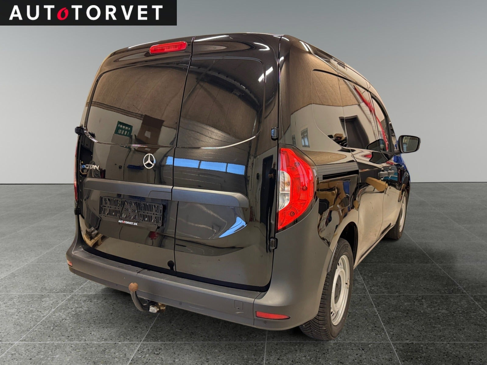 Sort Mercedes eCitan fra 2024