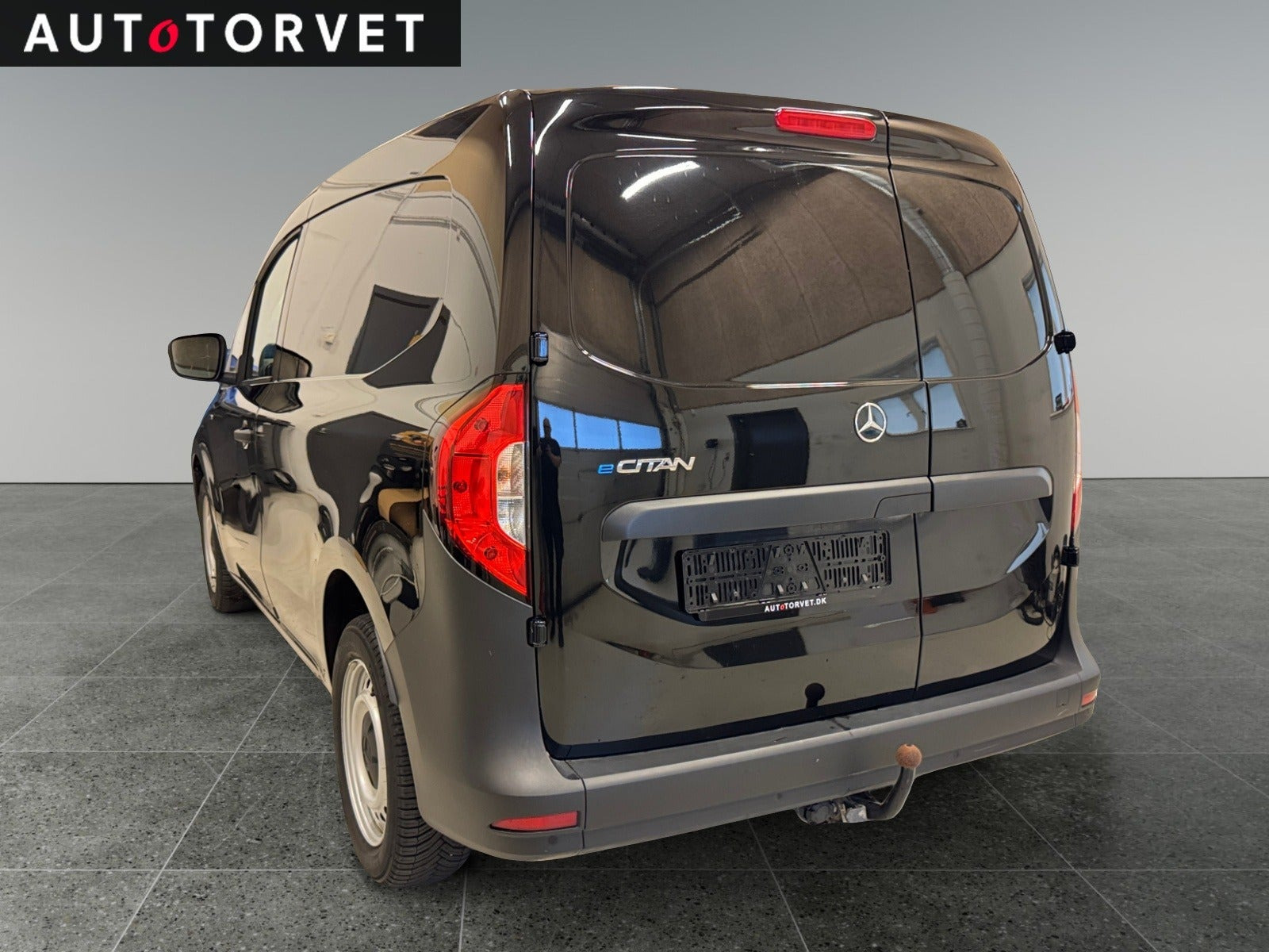 Sort Mercedes eCitan fra 2024
