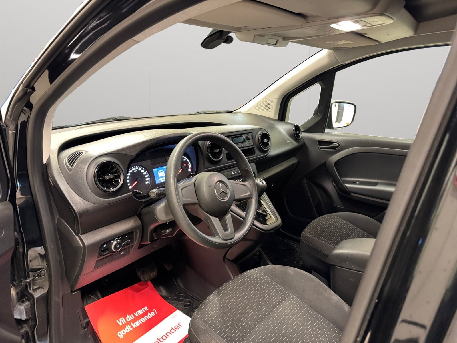 Sort Mercedes eCitan fra 2024