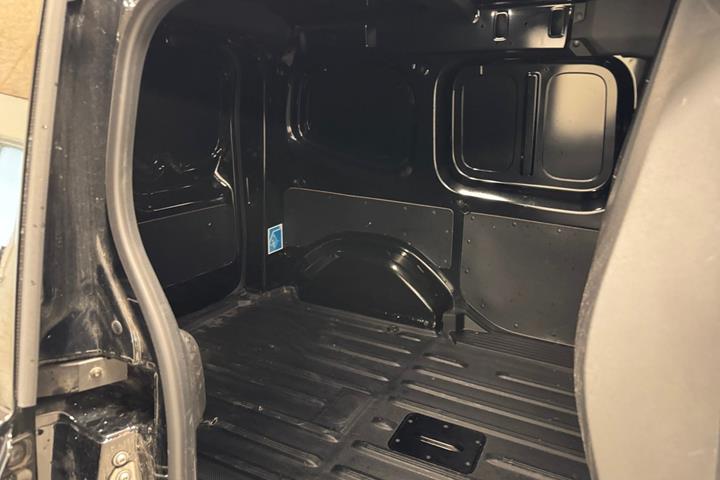 Sort Mercedes eCitan fra 2024