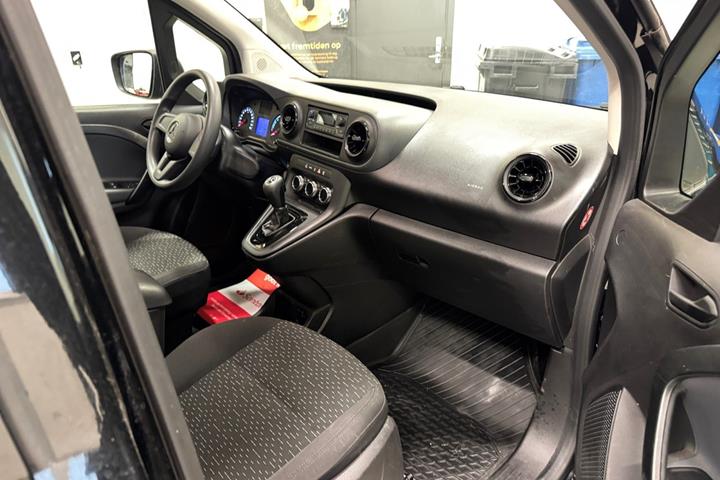 Sort Mercedes eCitan fra 2024