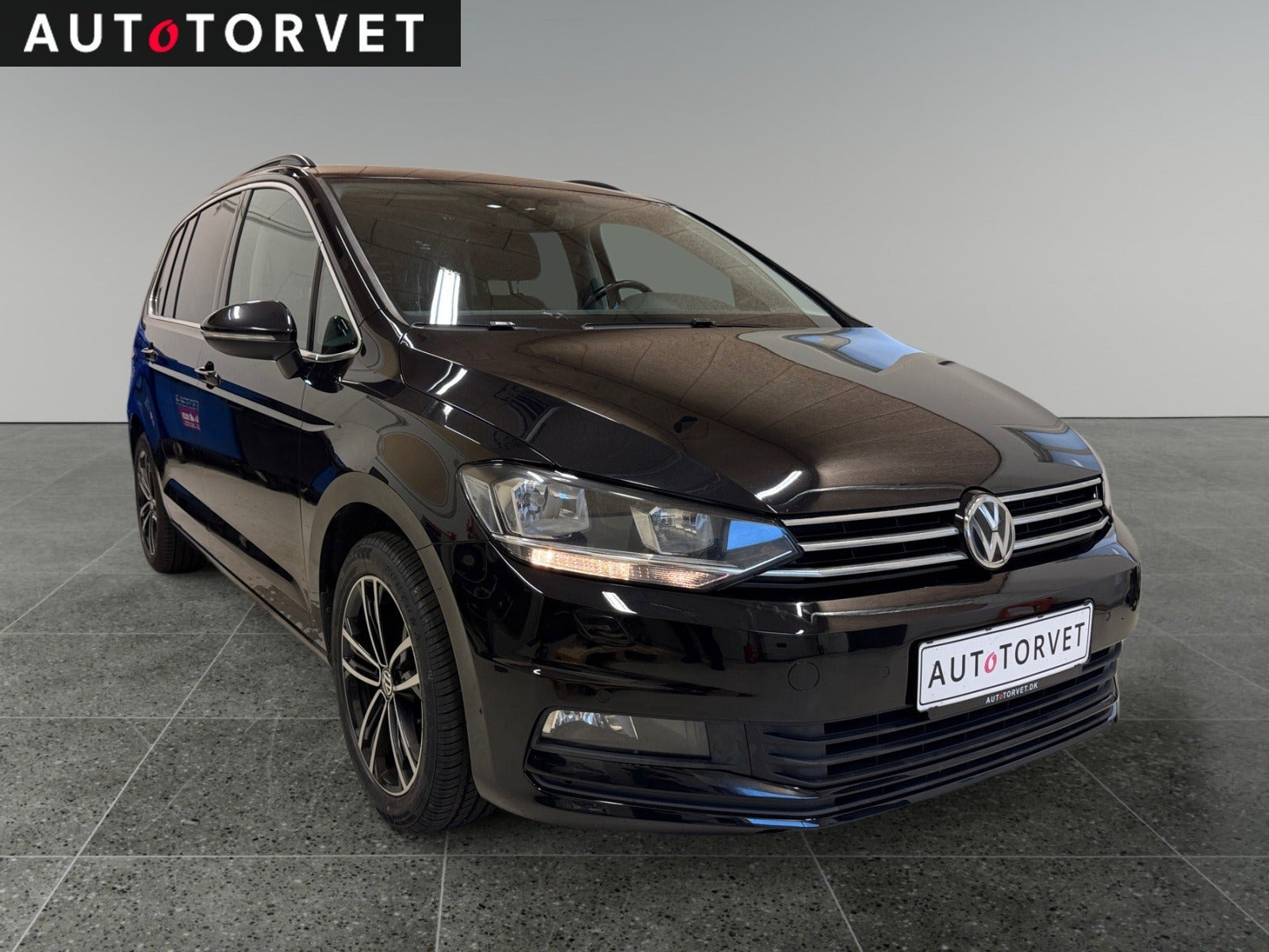 Sort VW Touran fra 2018