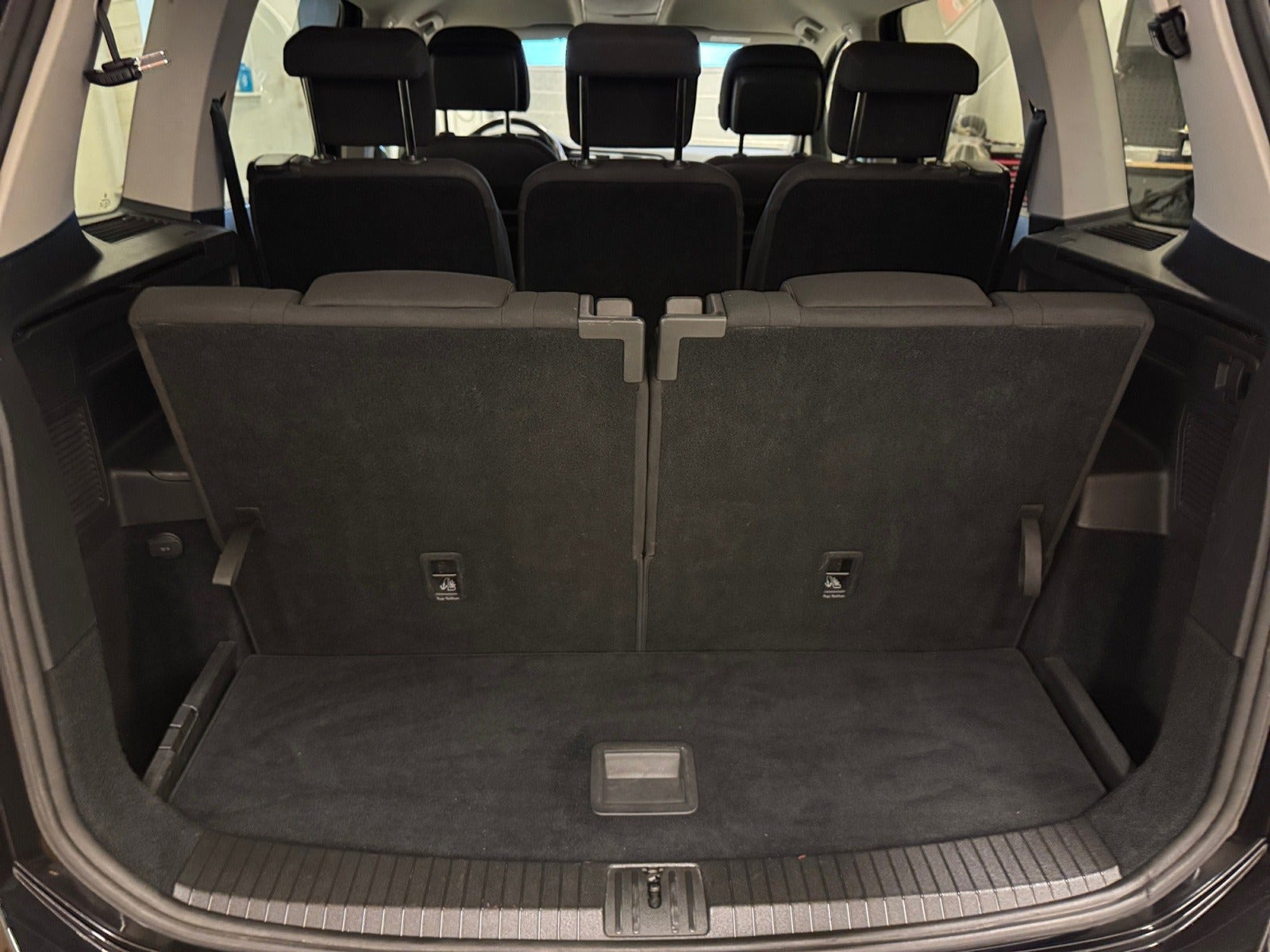 Sort VW Touran fra 2018