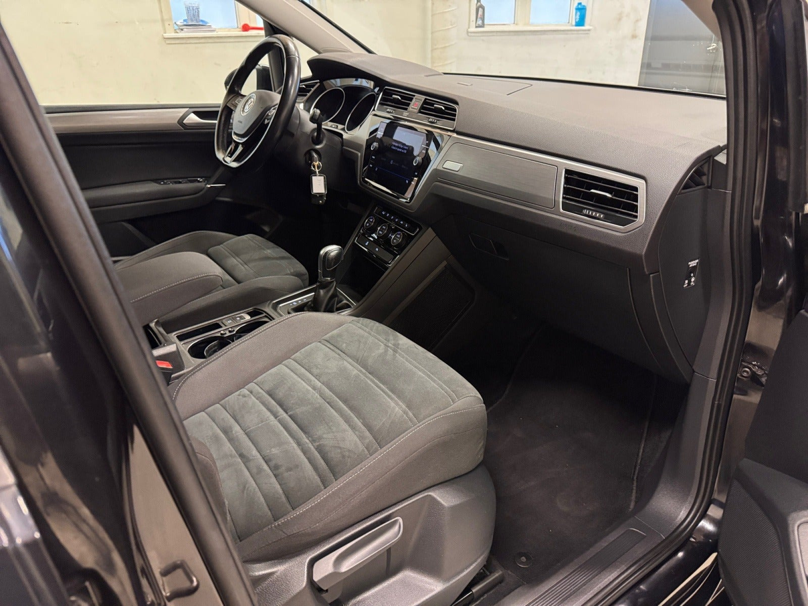 Sort VW Touran fra 2018