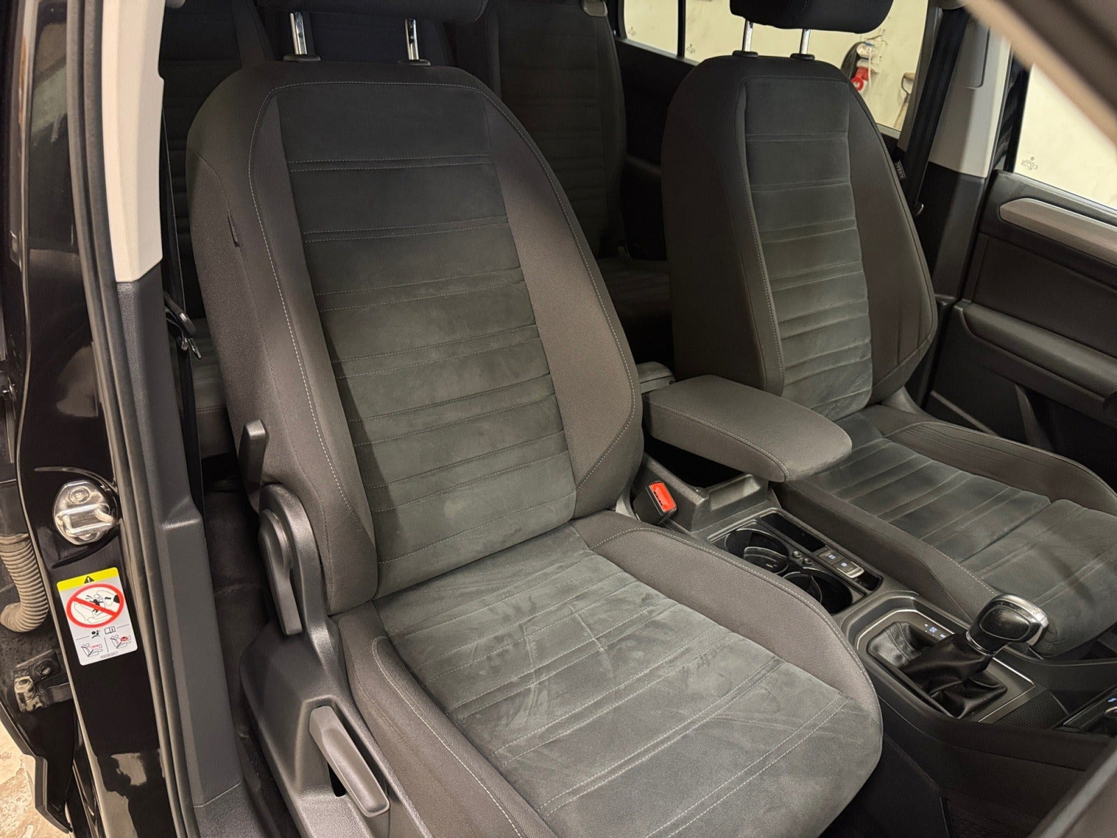 Sort VW Touran fra 2018