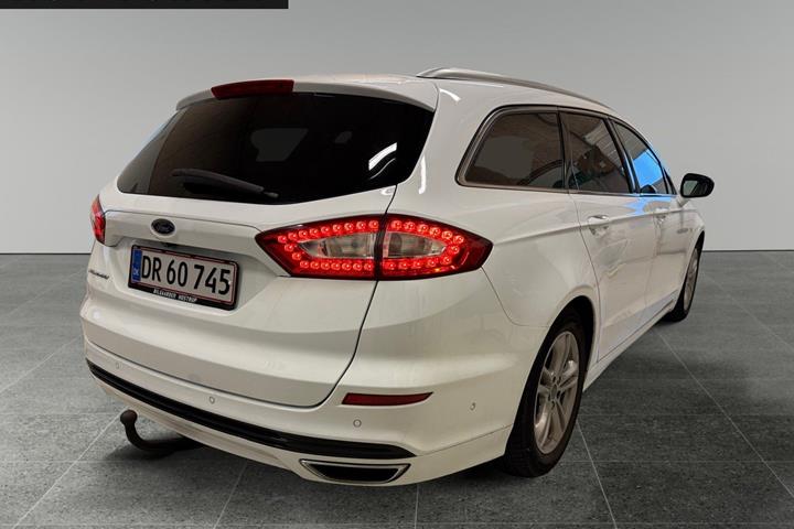 Hvid Ford Mondeo fra 2015