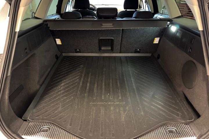 Hvid Ford Mondeo fra 2015