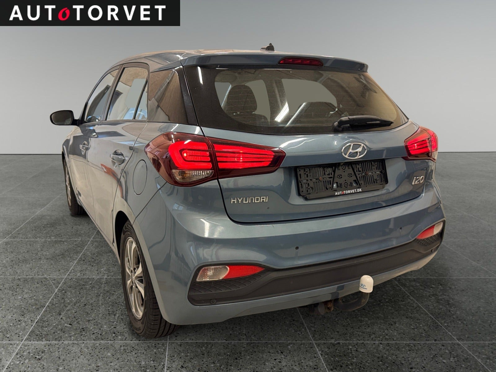Blå Hyundai i20 fra 2021
